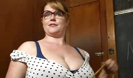 أنا تحت تنورة سكس مصري مترجم عارية